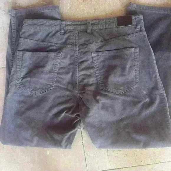 Peter Millar 5 pocket gray corduroy pants.Ladies 32 very good condition boot cut - Picture 3 of 6